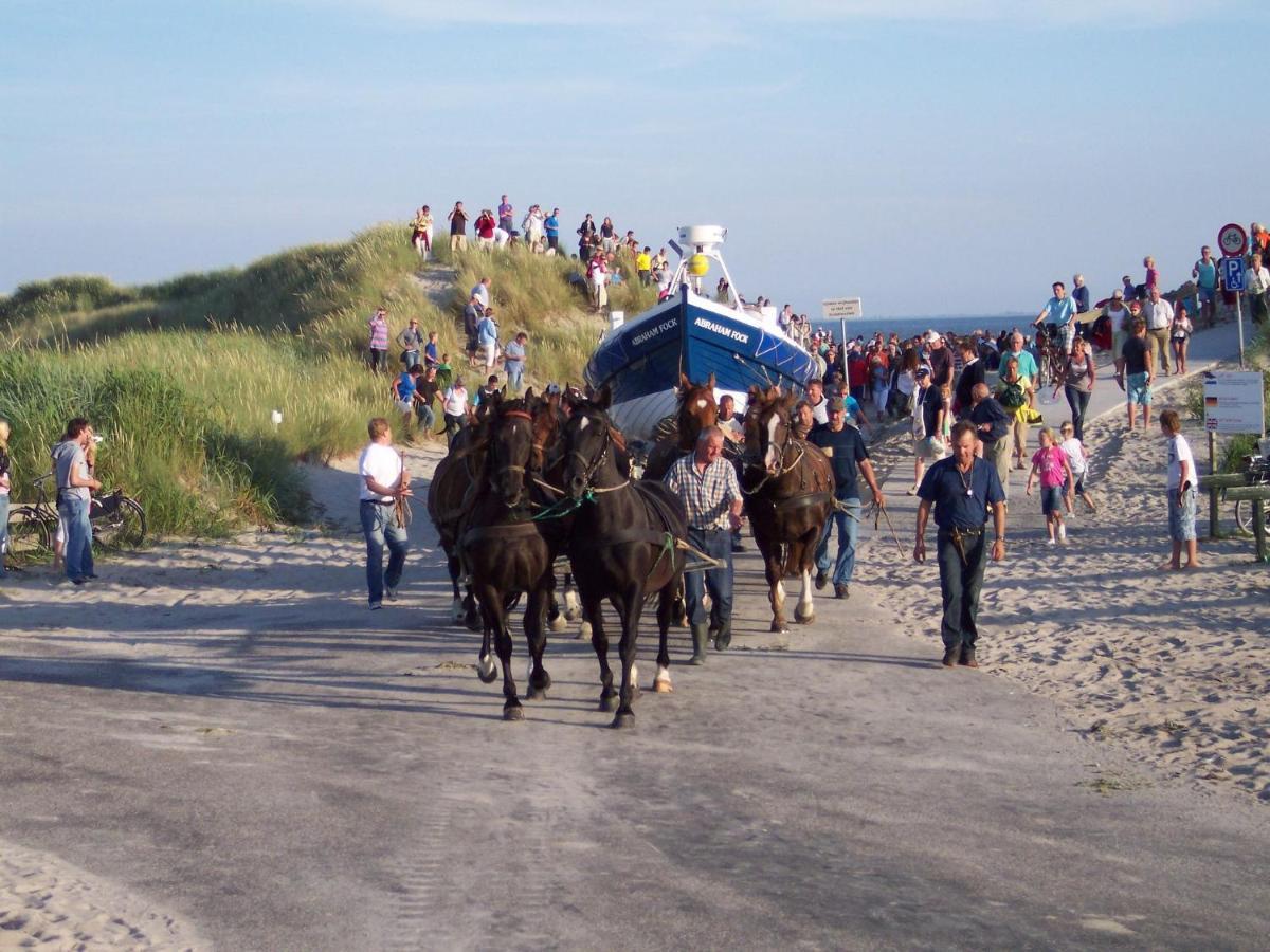 Bungalow In Nes On Ameland With Spacious Terrace 외부 사진
